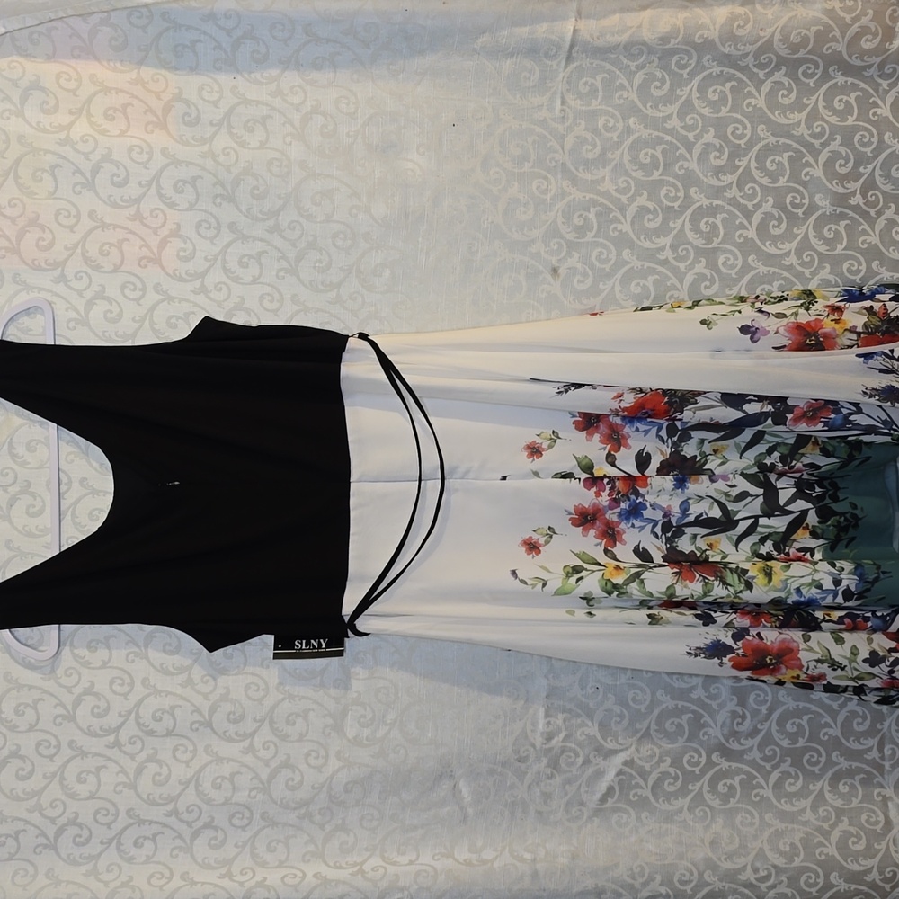 SLNY Black and White Floral Midi Dress - Picture 5 of 9